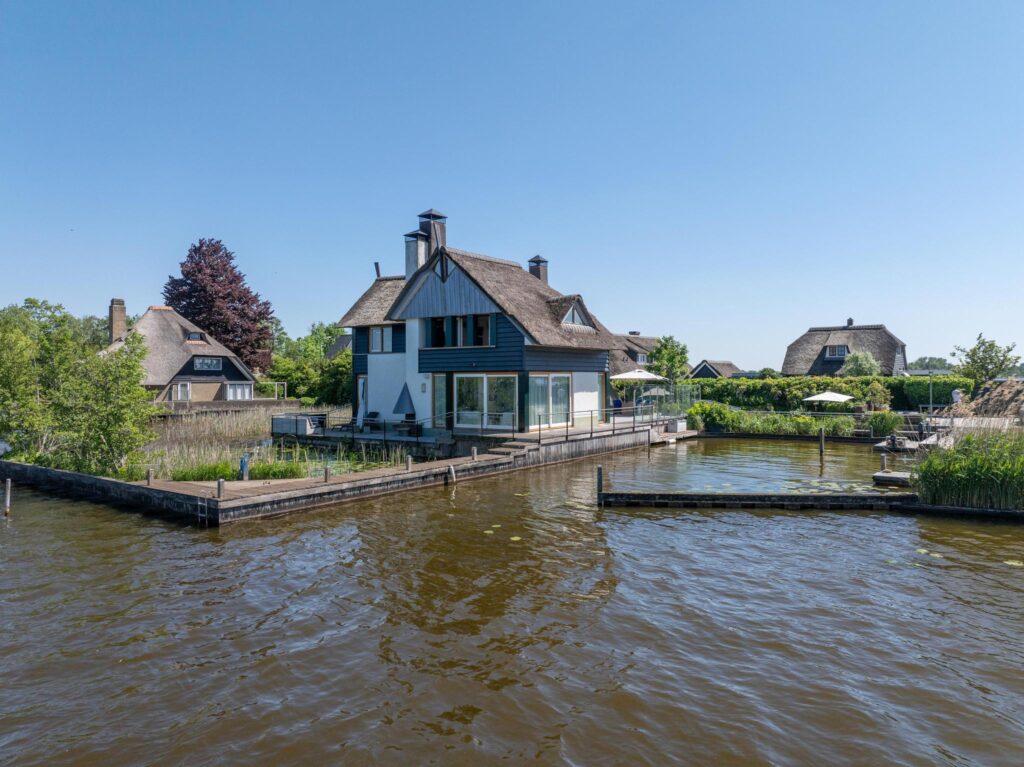Nieuw-Loosdrechtsedijk 236