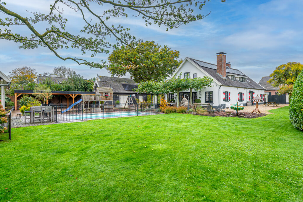 Nieuw-Loosdrechtsedijk 175